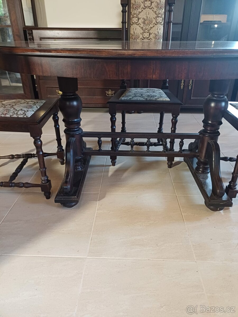 Příborníky,stůl,židle,komody - 12