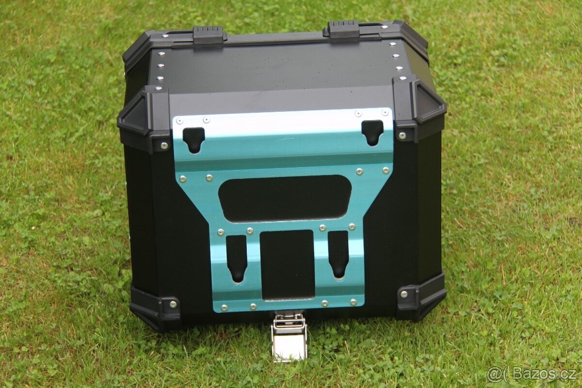 nový motokufr 45 l - na jednu velkou přilbu - 12