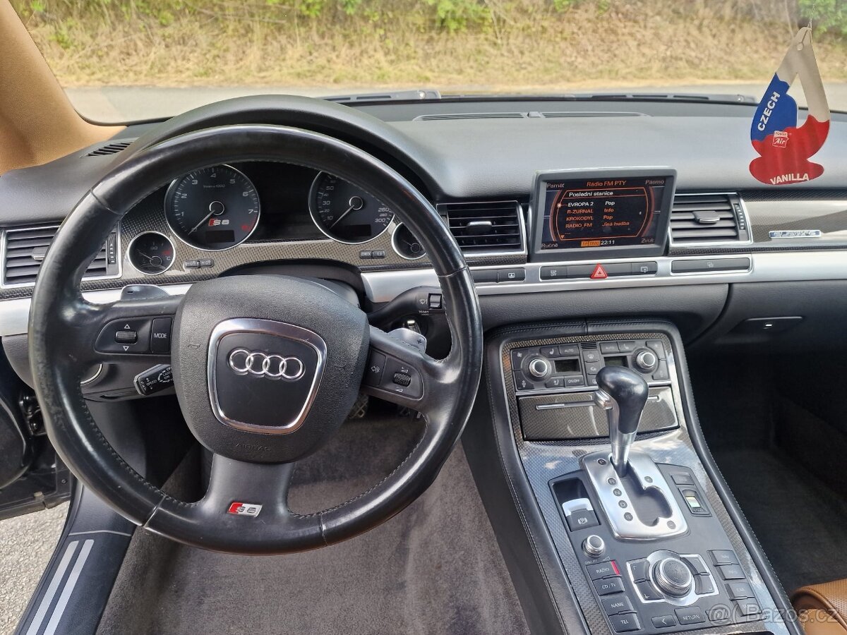 Audi S8 - 12