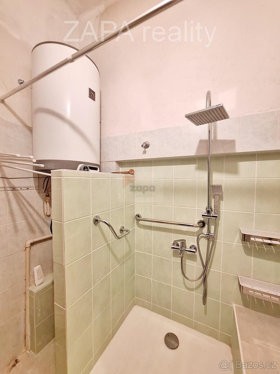 Prodej řadového RD celkem 209 m2, pozemek 543 m2, Roudnice n - 12