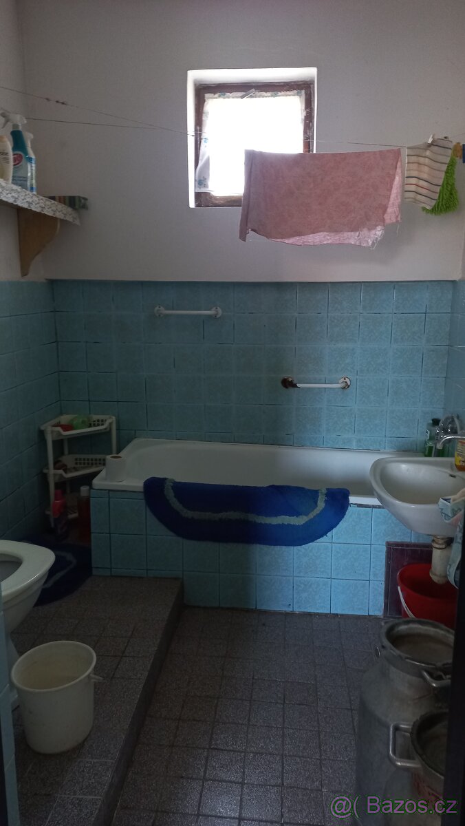 Prodej zemědělská usedlost blízko Prahy rodinnýdům - 12