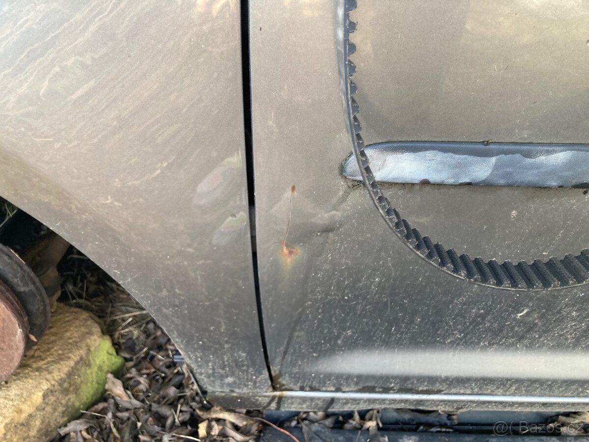 Touran 1.9 tdi 77kW bls díly šedý - 12