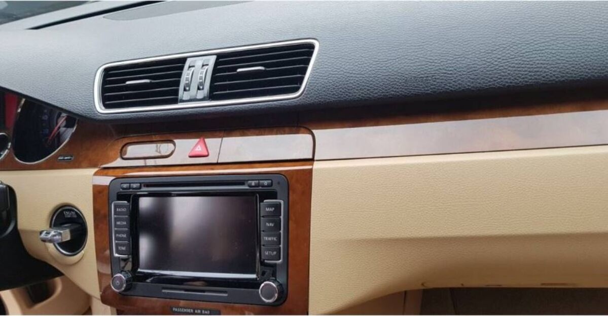 PODSVICENE VYDUCHY VENTILACE PASSAT - 12