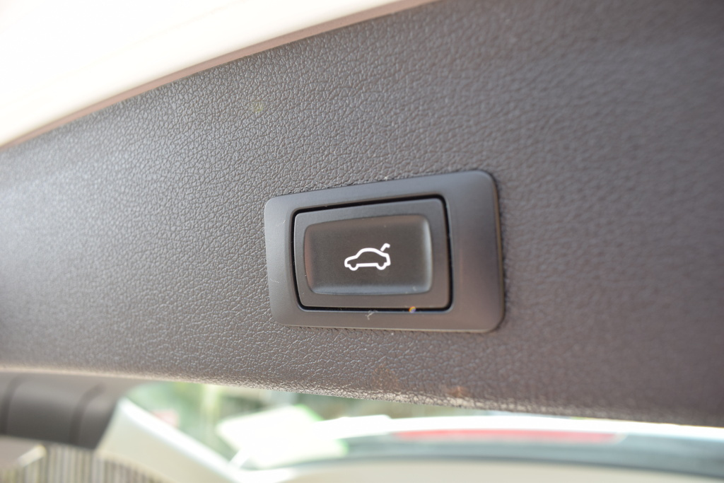 Audi Q5 2.0 TFSI S-Line Quattro MANUÁL TAŽNÉ Bi-Xenony záruk - 12