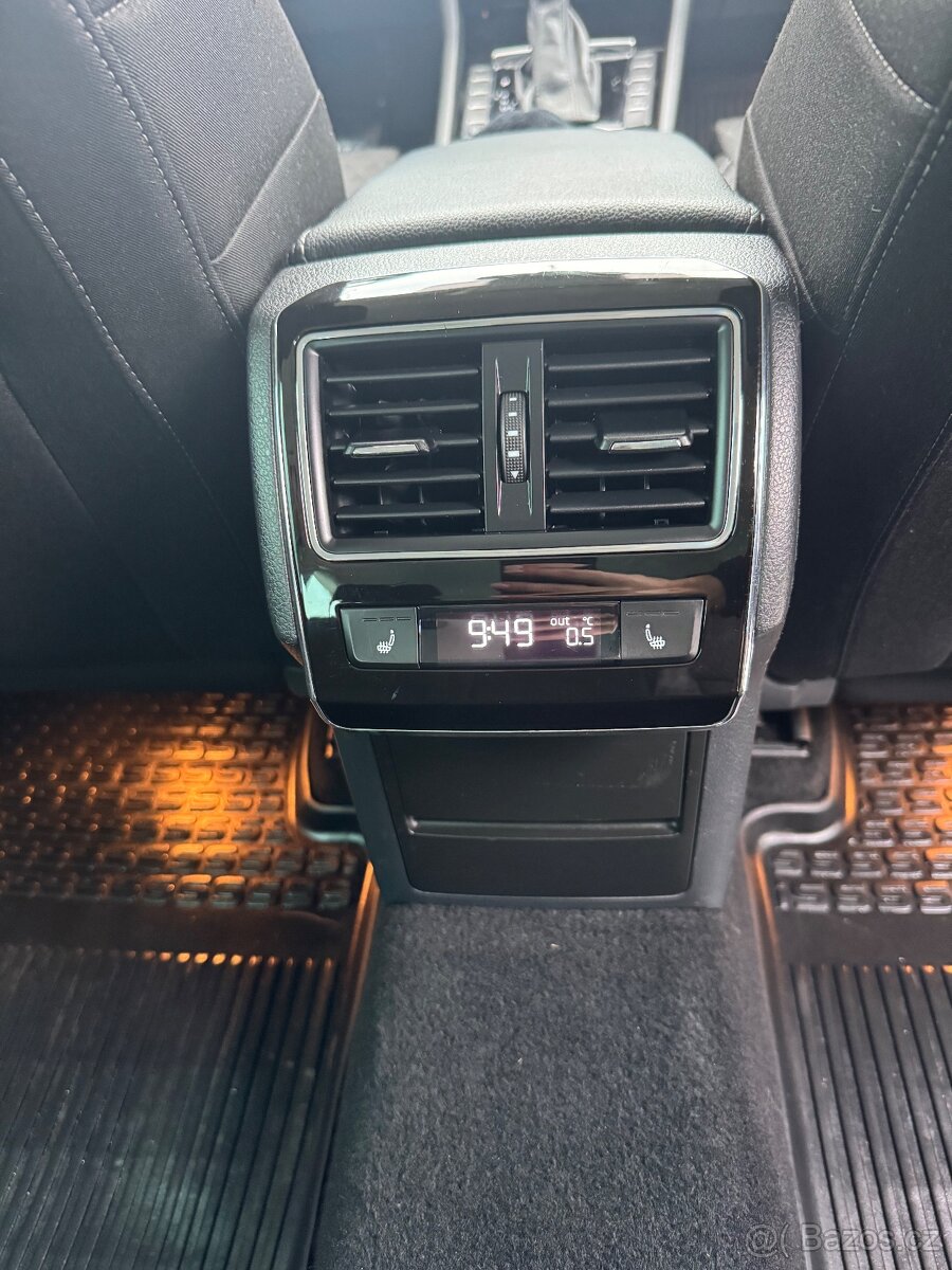 Škoda Superb Combi 2.0 - 12