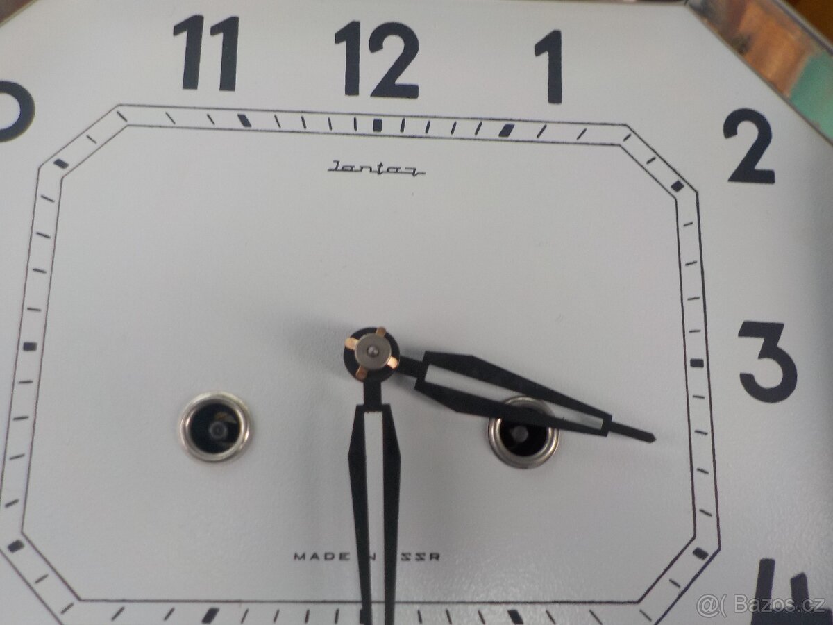 Staré dřevěné a porcelánové hodiny - 12