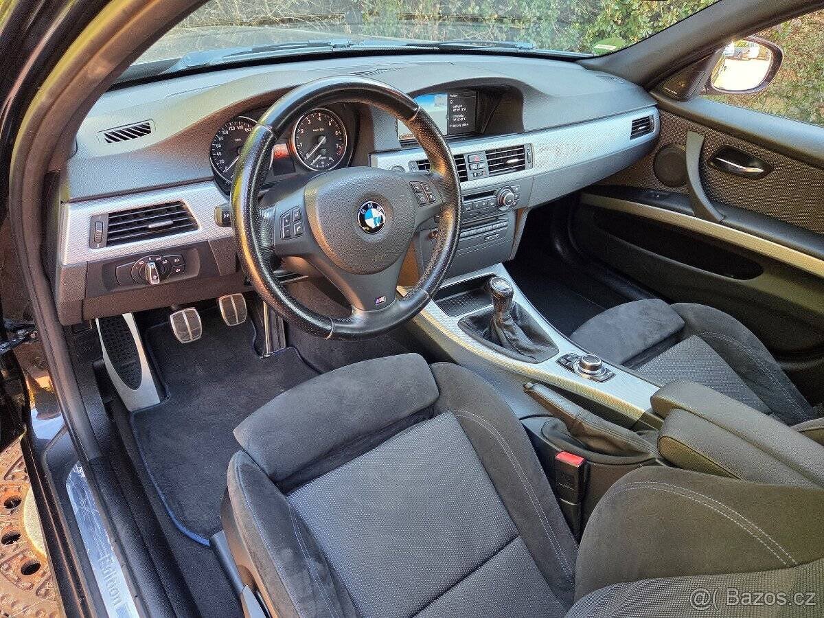 BMW 330i 200kw 6st. Manuál, M-paket,2011,panorama,navi - 12