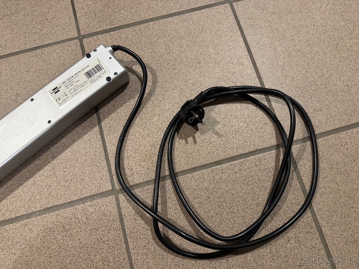 BRENNENSTUHL Super Solid – 8 zásuvek, 2,5 m TOP STAV - 12