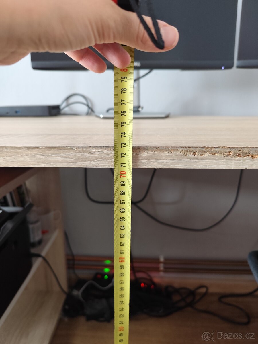 Pracovní stůl - 12