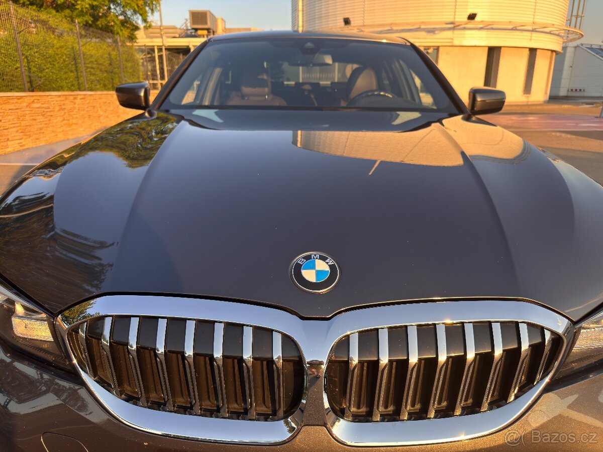 BMW 330xi xDrive Luxury - 12