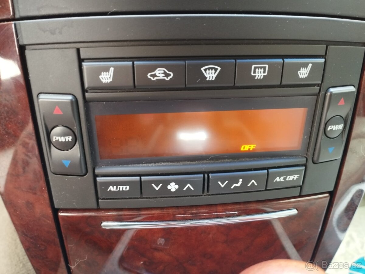 Cadillac SRX V8 4.6i bez LPG 4x4 - 12