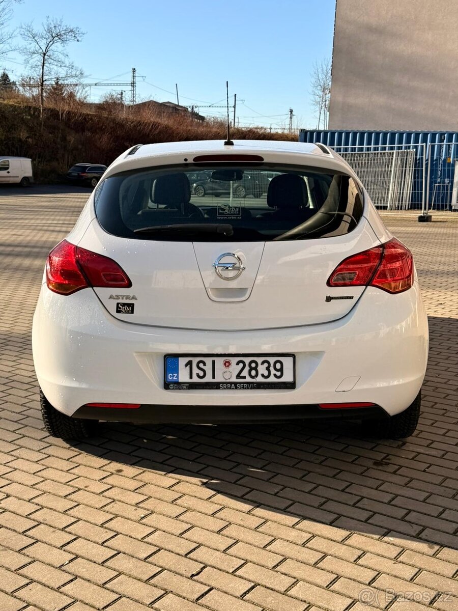 OPEL ASTRA 1.4i 74kW 7/2010 ALU, Klima, Původ ČR, L/Z kola - 12