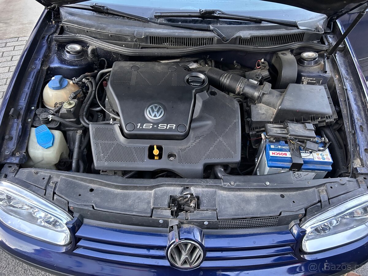 Volkswagen Golf 1.6 benzin - 12