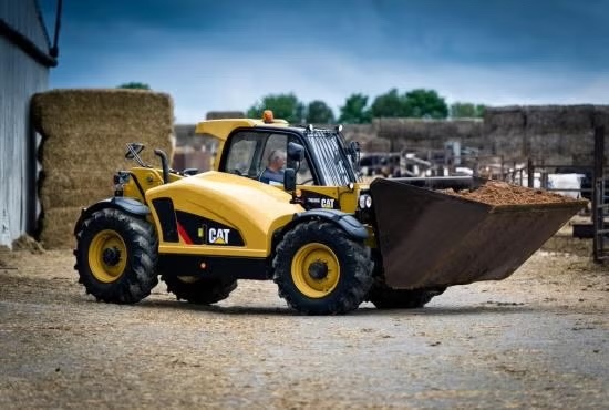 Teleskopický manipulátor Caterpillar CAT TH407C len 1106 mth - 12