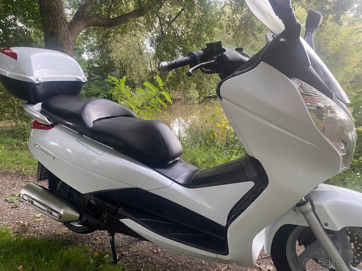 Honda S Wing 125 - 12