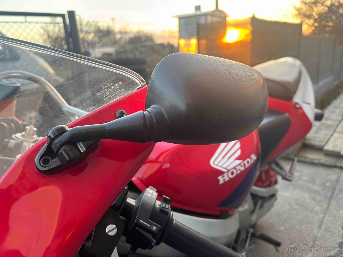 Honda CBR900RR SC33 1999 - 12