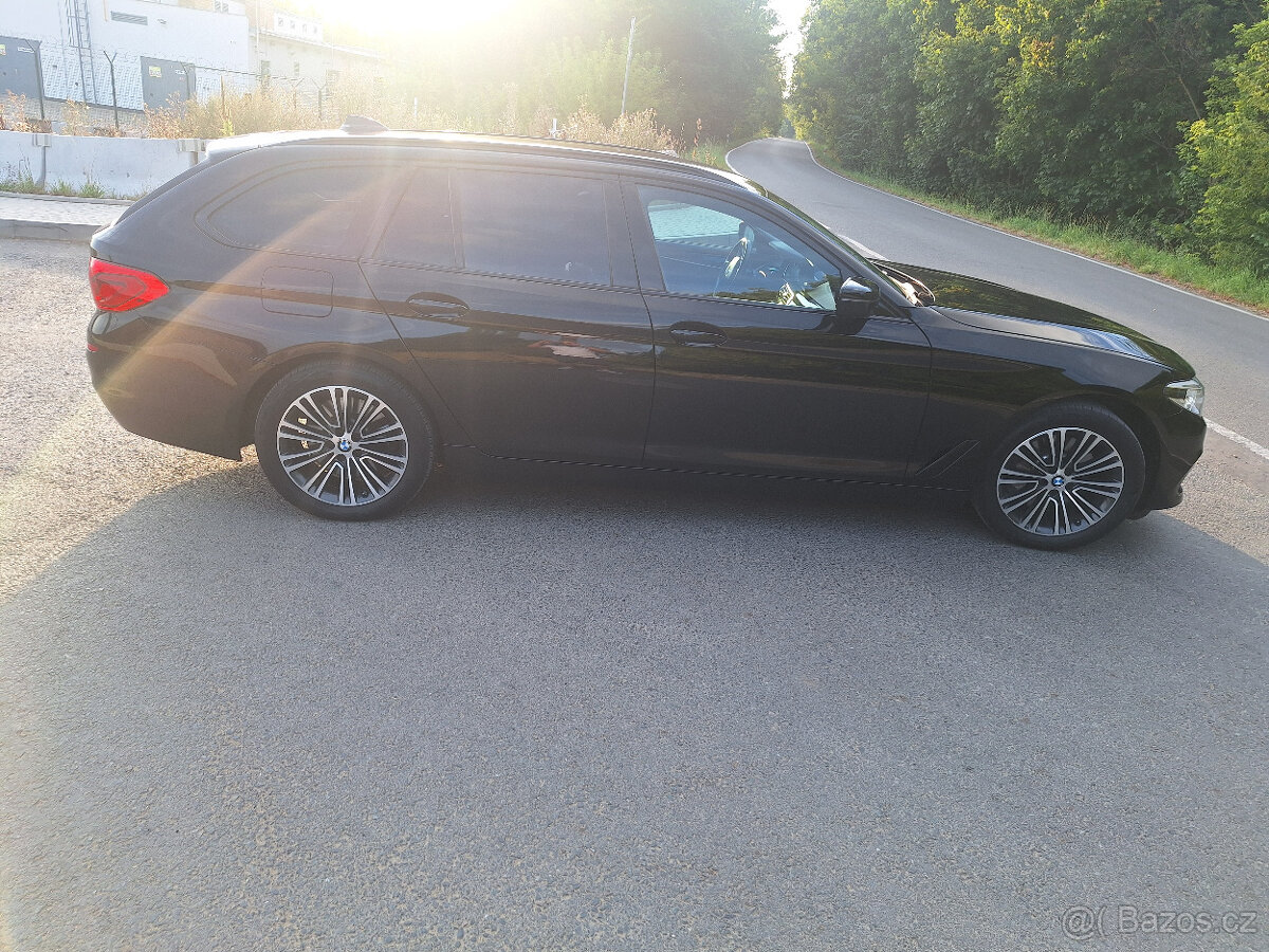 BMW 530d G31, 239.980km, Head Up - 12