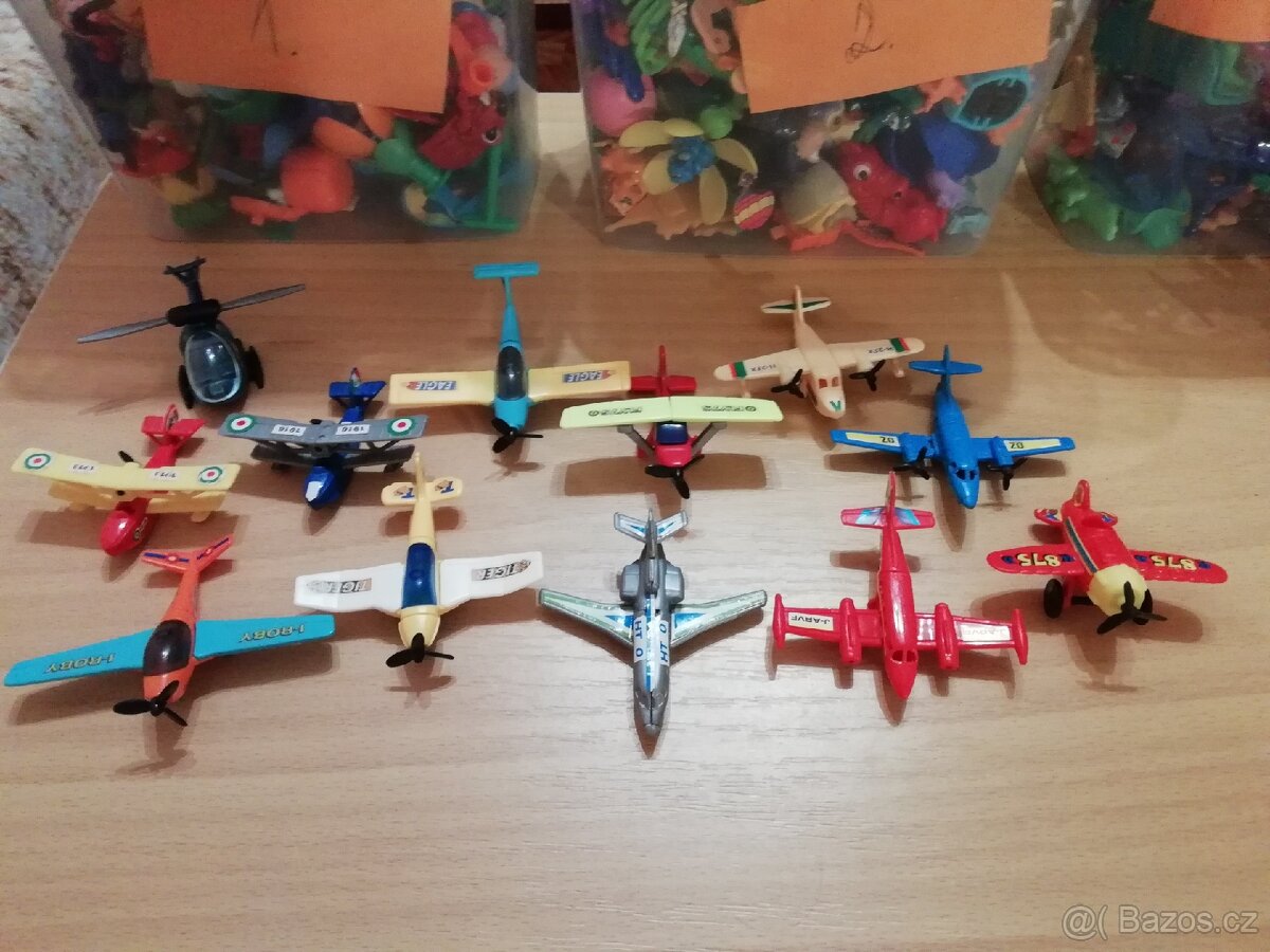 350 kusů kinder technika - 12