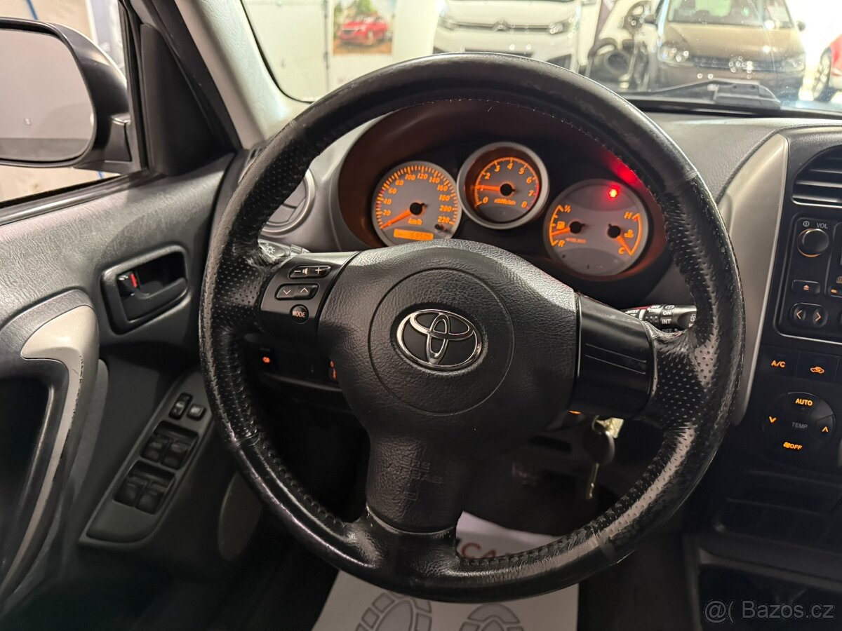 Toyota Rav4 2,0 i EDICE SOL 4x4 TAŽNÉ STK 12/2027 - 12