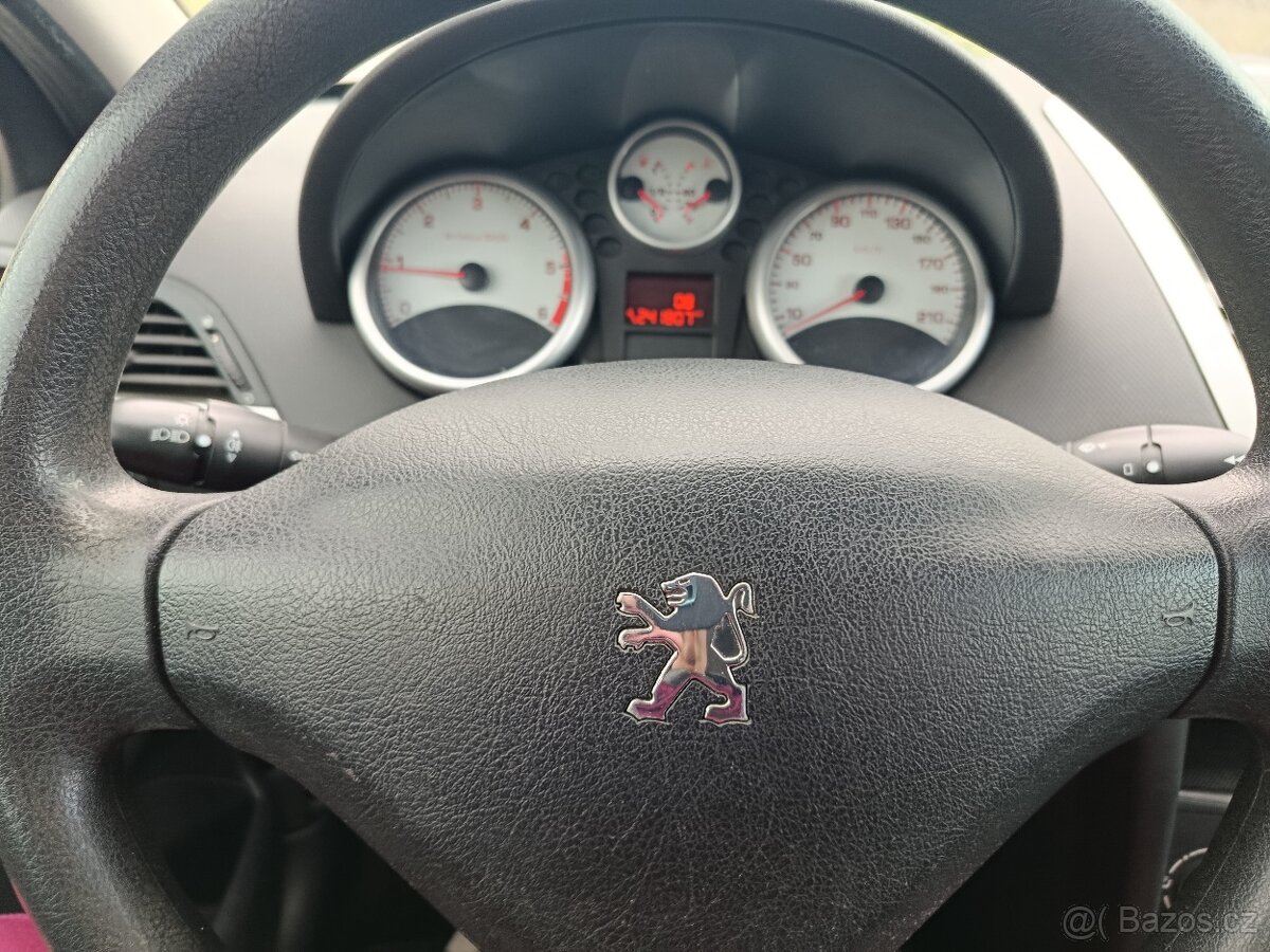 207 1.6 HDI 80kw - 12