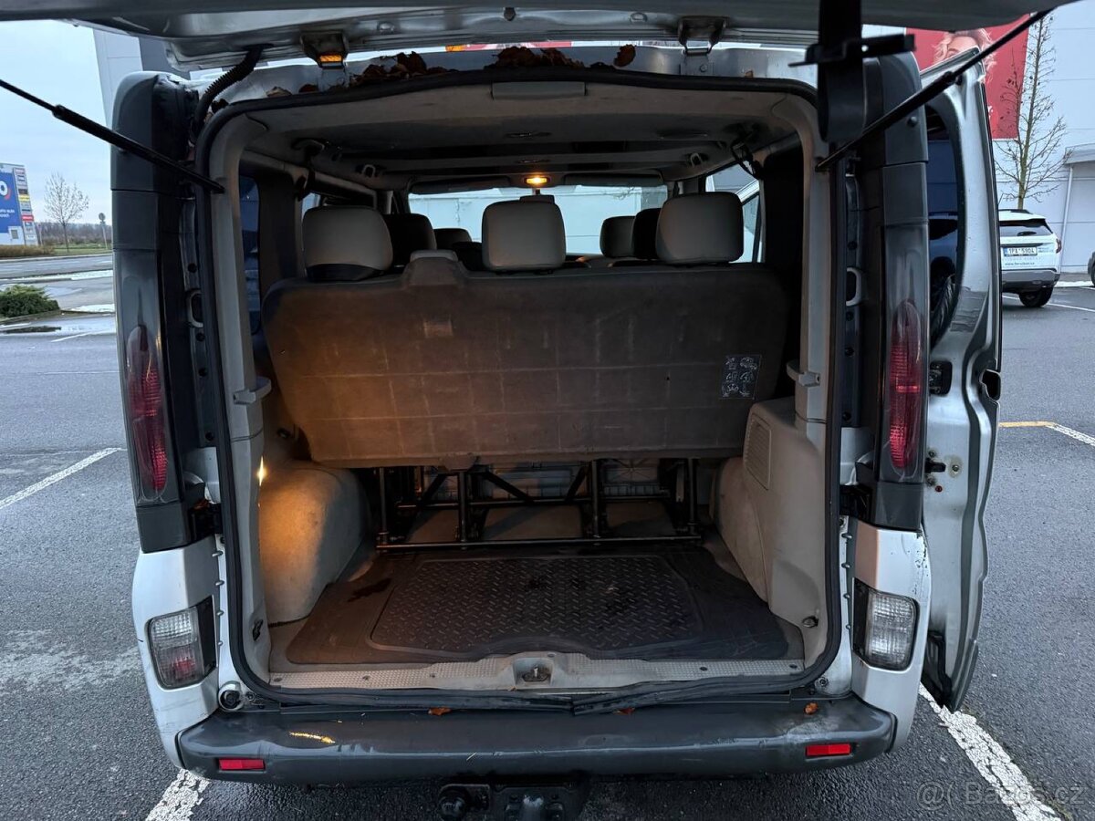 NISAN PRIMASTER 2,5. AVANTOUR 2004 r - 12