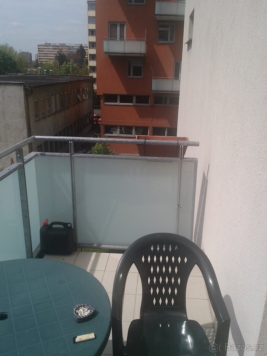 Prodej 1kk Novodvorska - 12