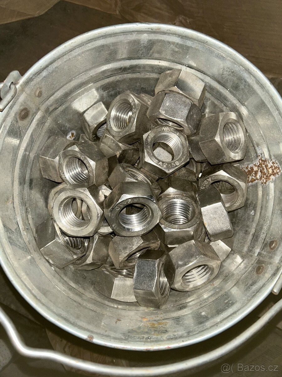 Spojovací materiál Šrouby,matky.. nové m8-m30 - 12