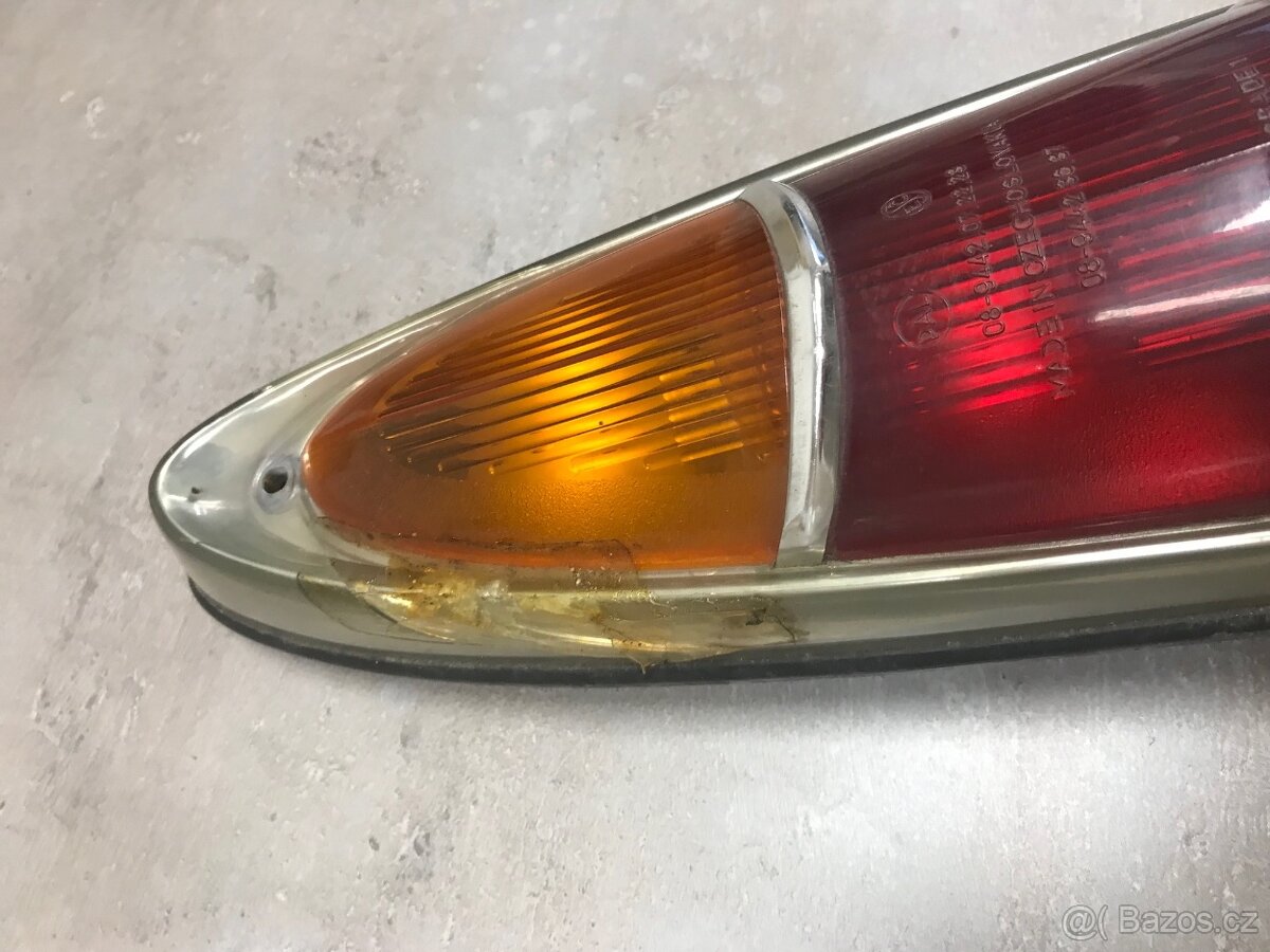 Světla, blinkry, skla, vnitřní zpětné zrcátko na Škodu 1000 - 12