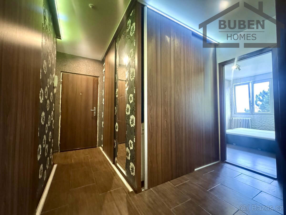 Kompletně vybavený byt po rekonstrukci - 4+1 s lodžií (užitn - 12