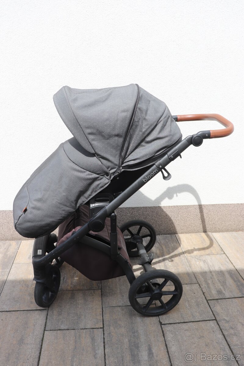 Kombinovaný kočárek Roan Bloom - 12