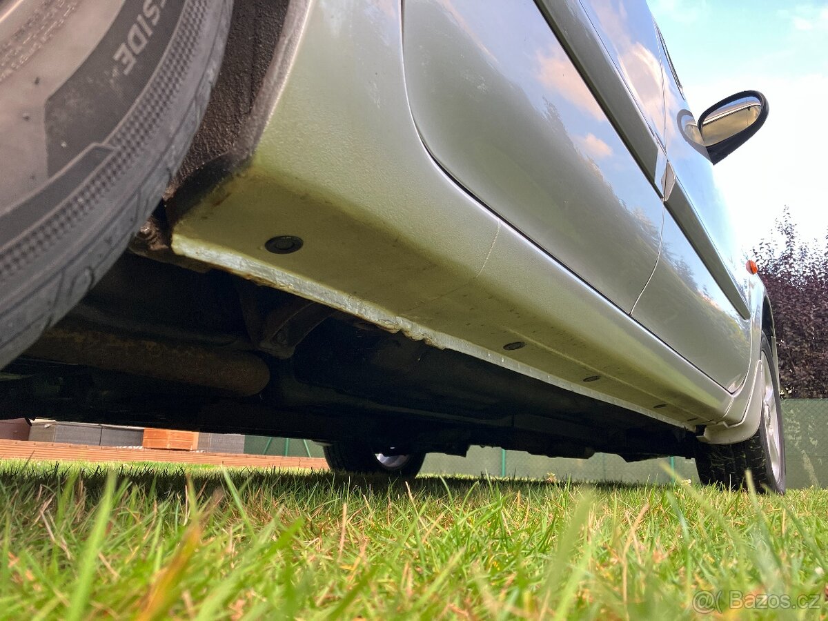 Nissan Maxima QX A33, rok 2002, V6 3.0 147kW, manuál - 12