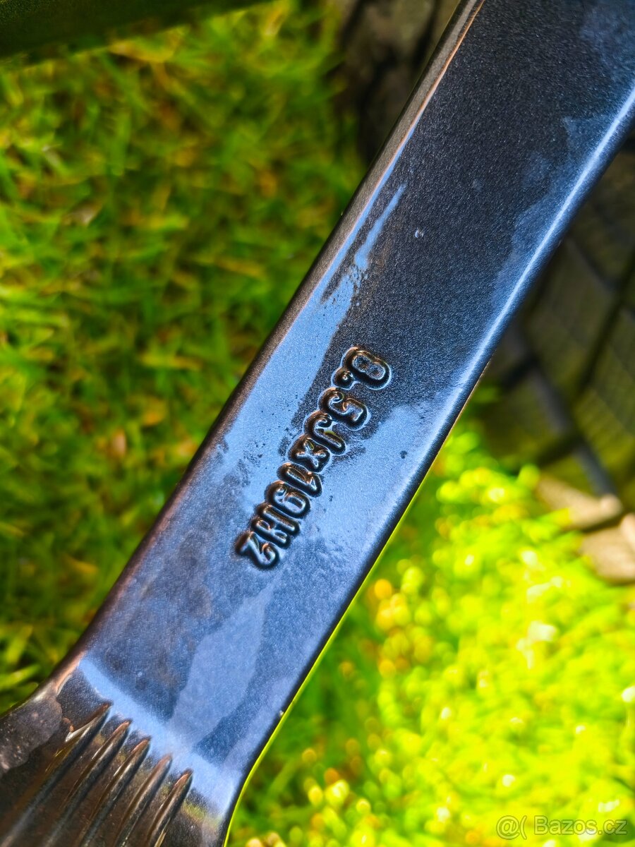 Dvourozměrná zimní sada KIA Stinger r19 5x114,3 9mm - 12