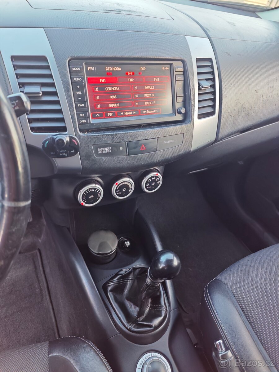 Peugeot 4007 4x4 2,2 HDI 115kw rok 2008 - 12