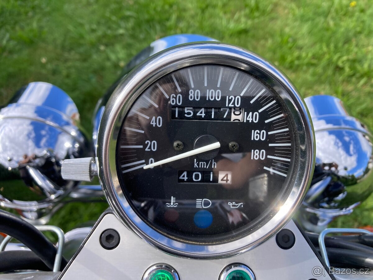 Suzuki Marauder VZ 800 - 12