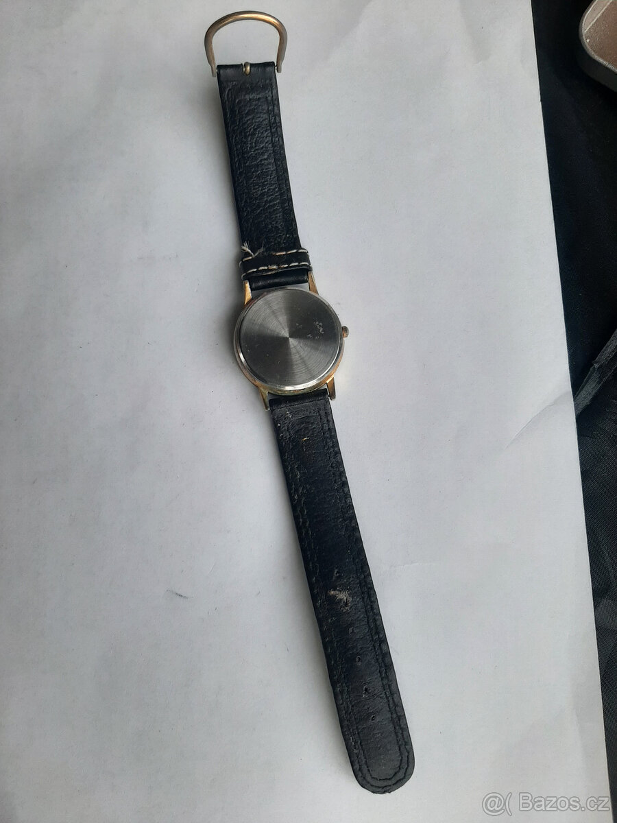 Hodinky více modelů náramkové. - 12