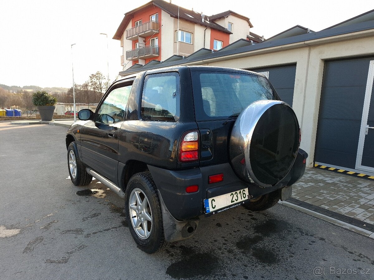 Toyota Rav4 2,0i - 12