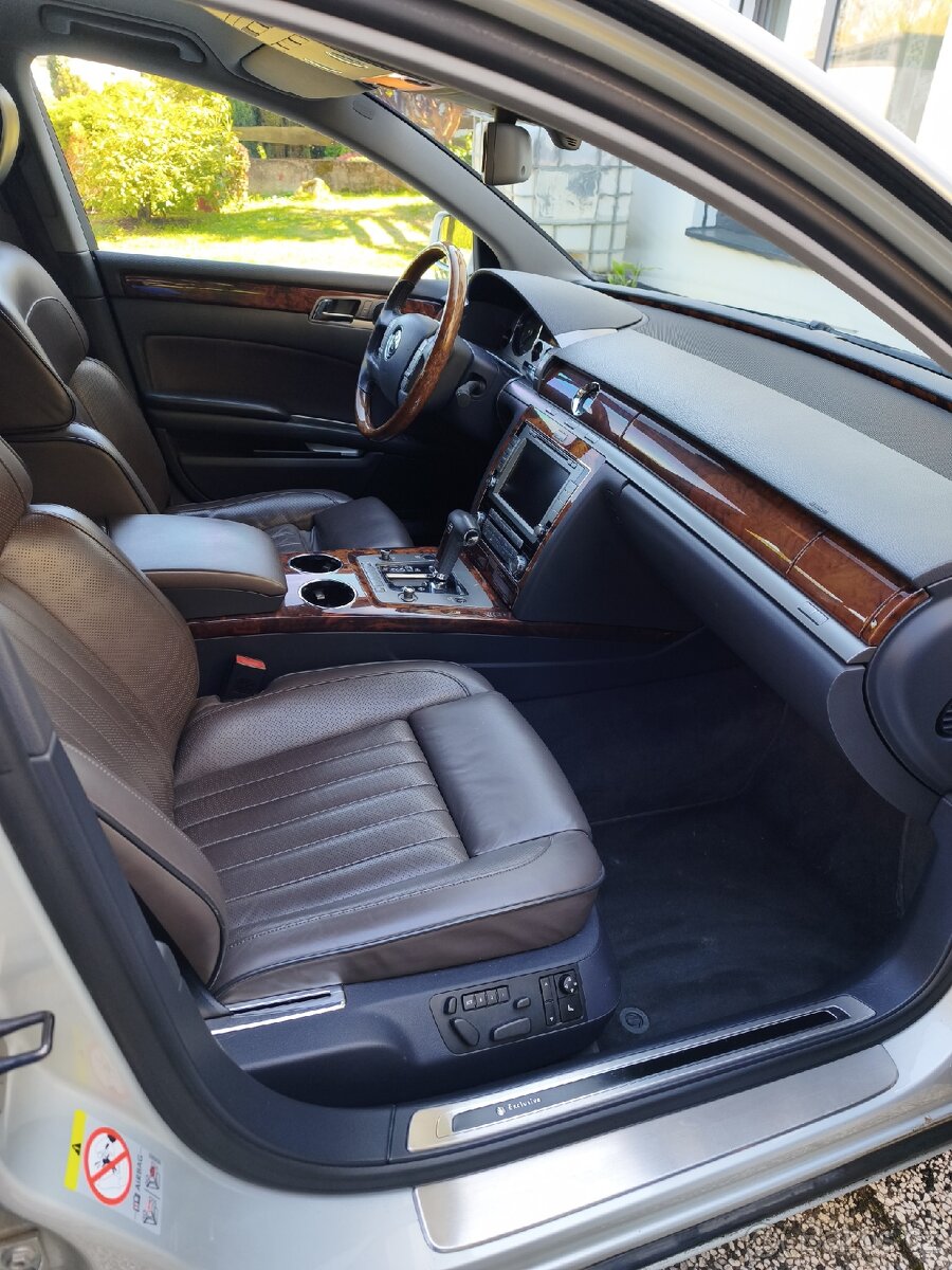 VW Phaeton 4.2 V8 - 12