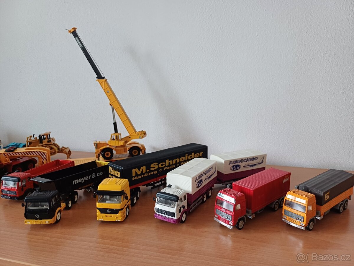Modely Matchbox Siku Ixo SSM - 12