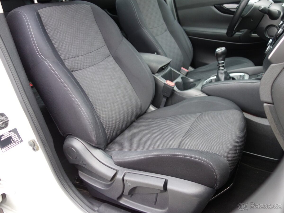 NISSAN QASHQAI 1.5dCi 81kW -VÝBAVA - 12