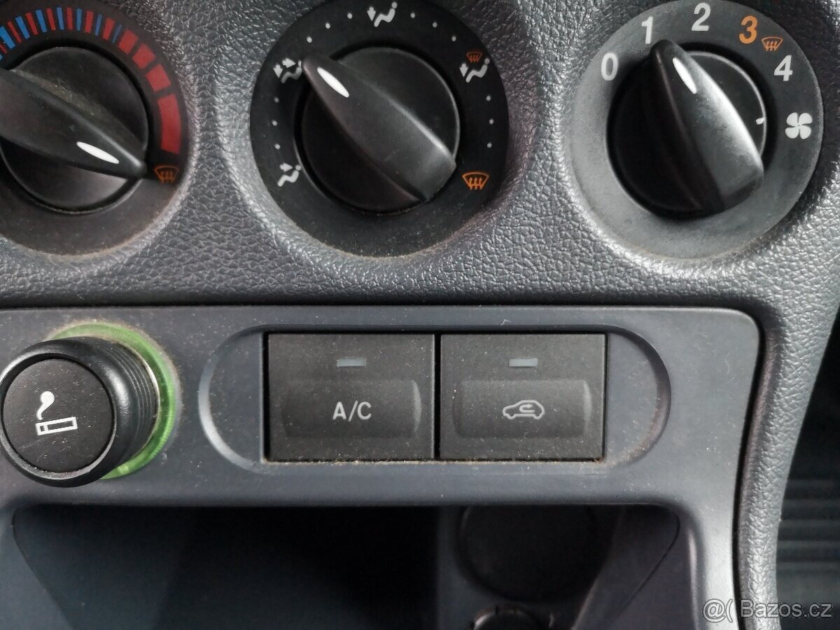 FORD TRANSIT CONNECT 2011 HEZKÝ STAV - 12