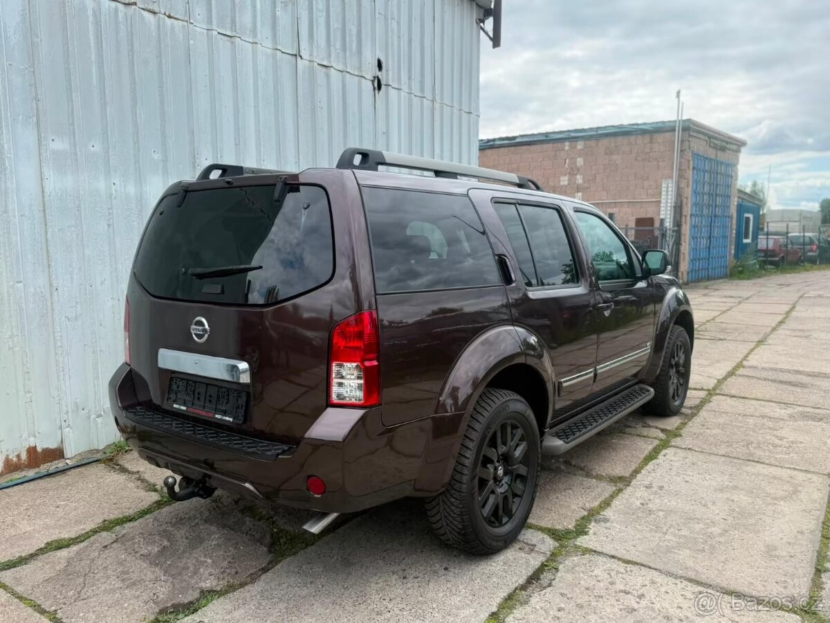 Nissan Pathfinder 3.0 dCi LE 170kw - 12