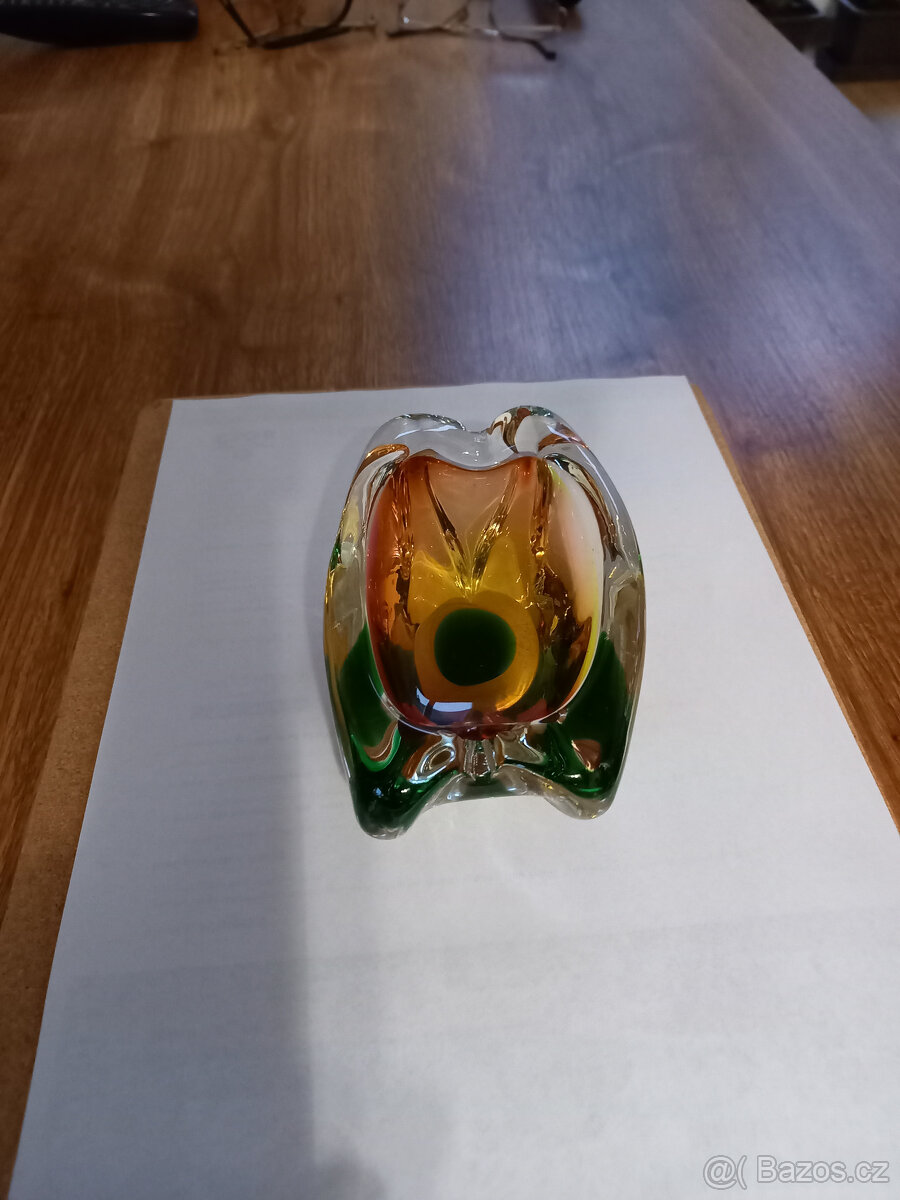 Prodám vázu a dva popelníky z hutního skla - 12