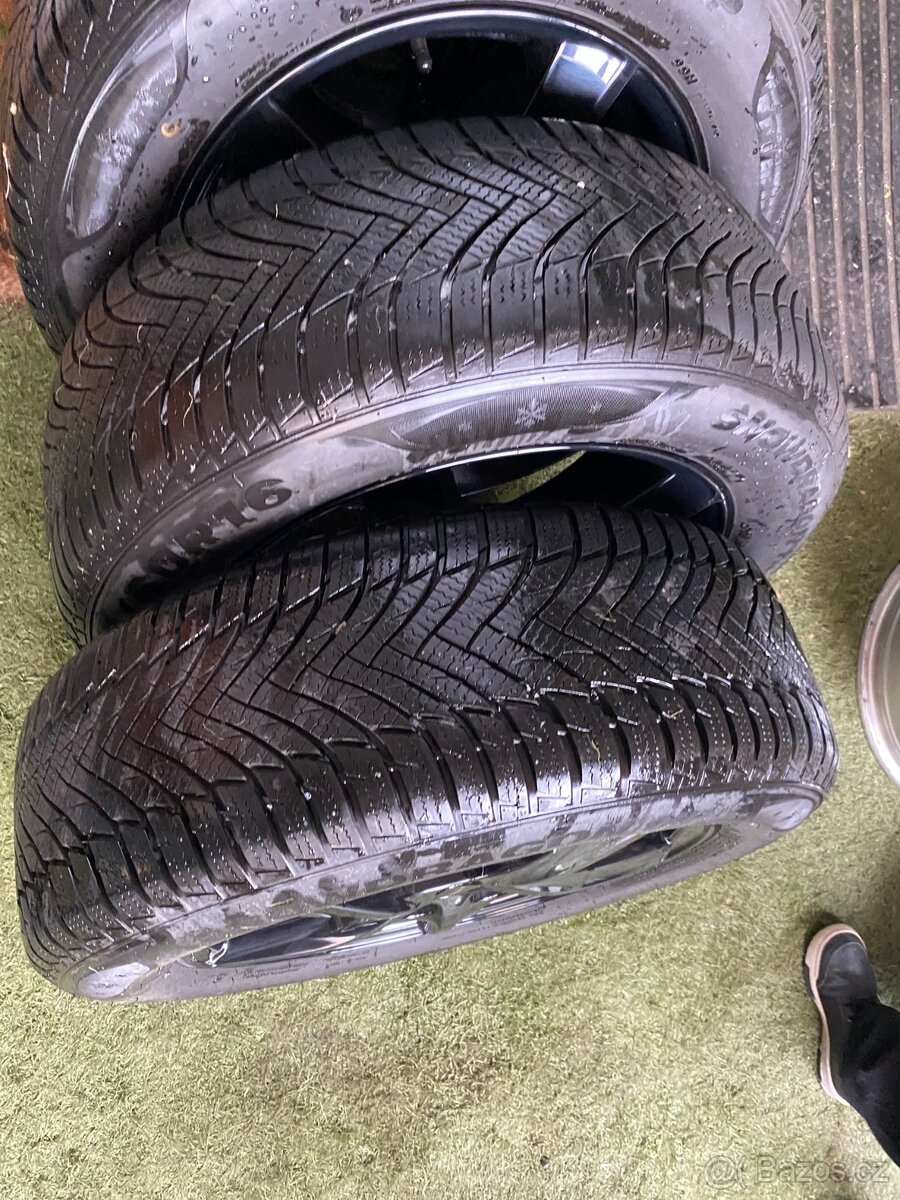 SADA ZIMNÍCH KOL ŠKODA KAROQ,SUPERB 3 SEAT ATECA 215/60R 16 - 12