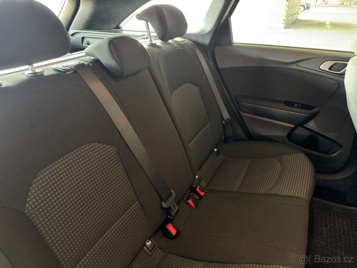 Kia ceed sw - 12