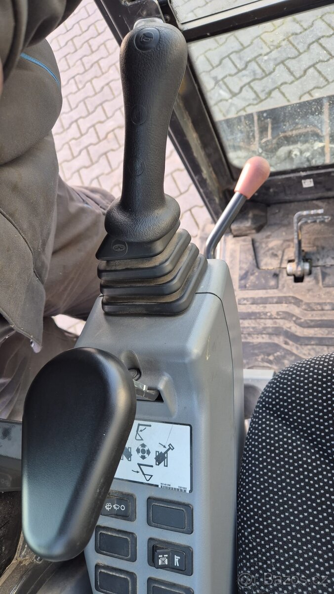 Prodám Bob Cat E17 - 12