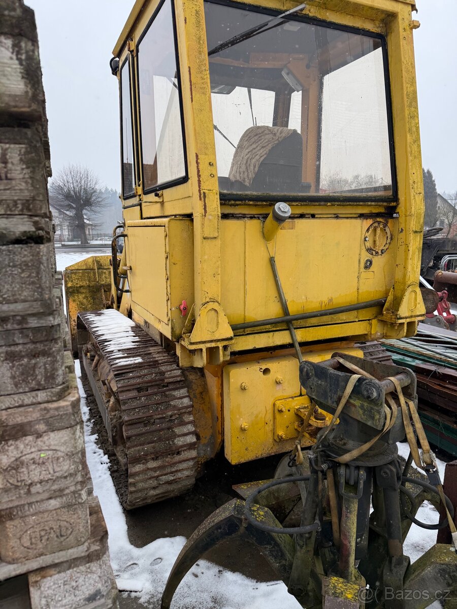 Prodám pásový nakladač - 12