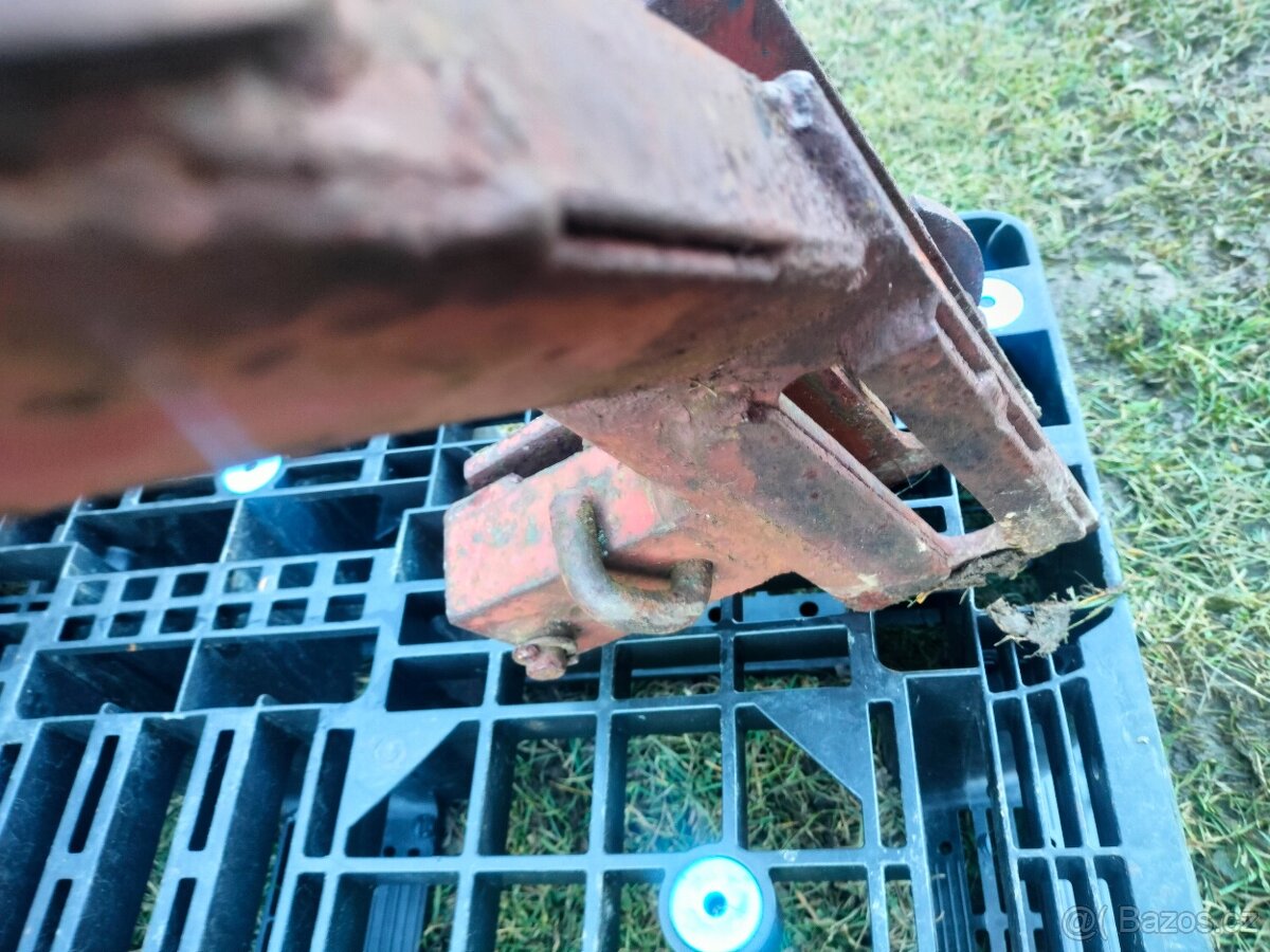 Prodám závěs ,kozu na obraceč sena EELLA TH 4 - 12