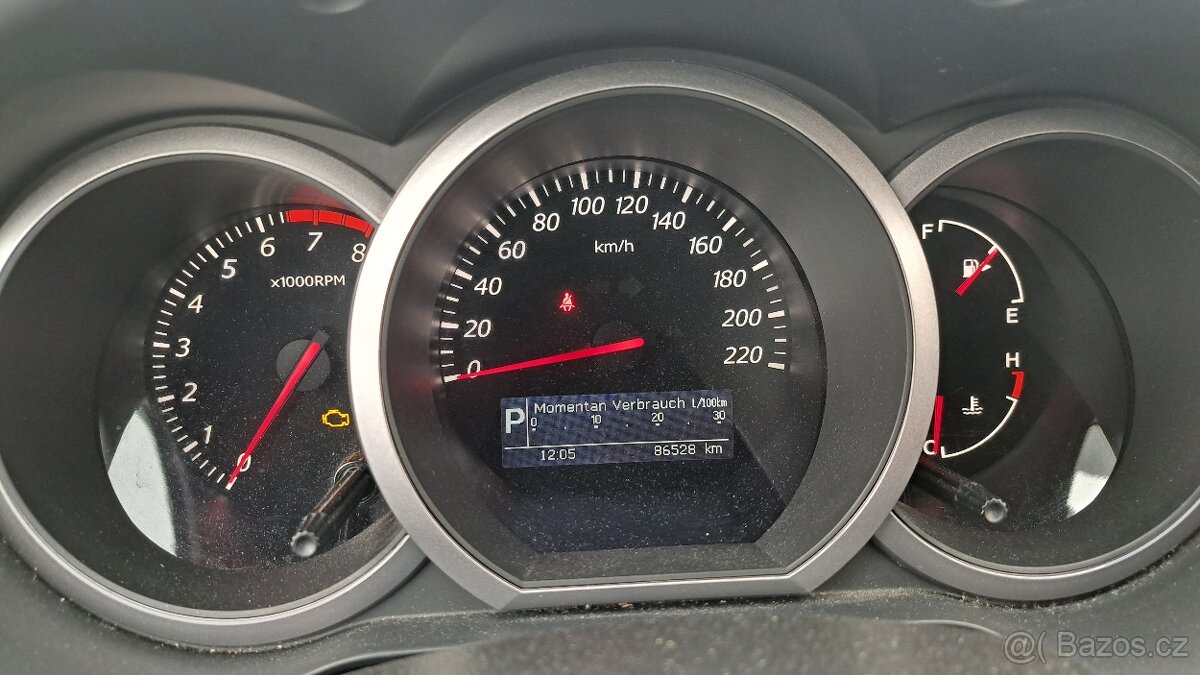 Suzuki Grand Vitara 2.4i Comfort 122kw, automat, 86000 km - 12