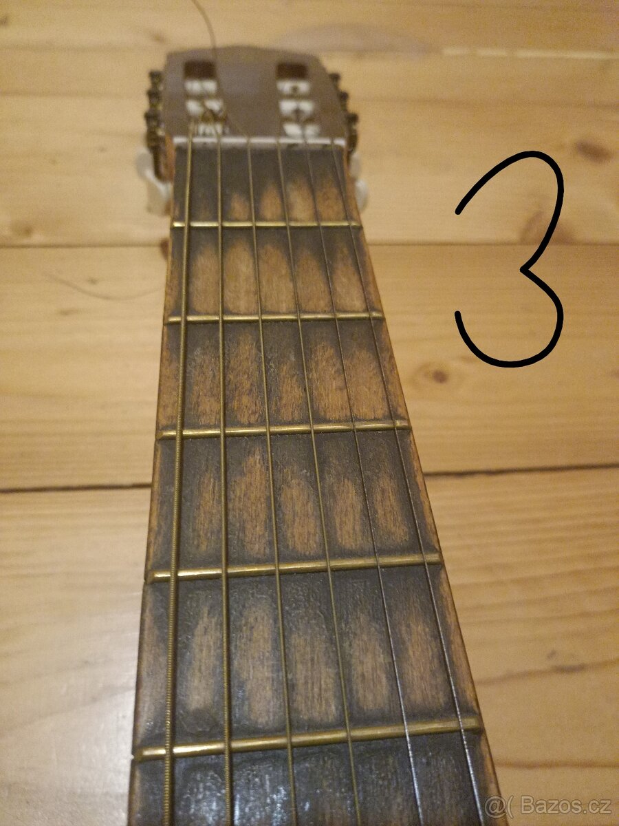 Kytary na opravu - 12