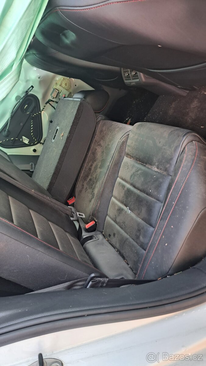 Rozprodam golf 7 gti 2.0tsi Golf vii gti Kompletní karoserie - 12